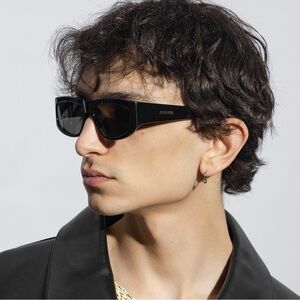 New! Jacquemus JAC2C1SUN, Unisex Black Sunglasses with Gold Accents, Authentic
